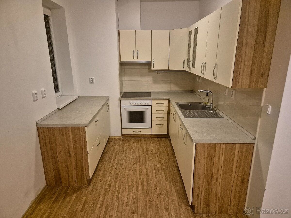 Pronájem byt 2+kk - Uherské Hradiště, 686 01, 52 m²