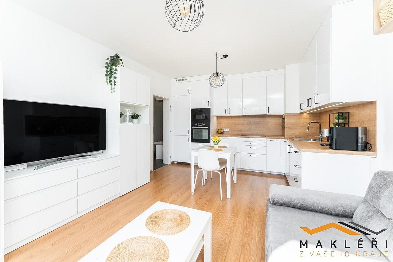 Byt 2+kk · 48 m² · Za černým mostem, Praha 9 - Hloubětín - 3