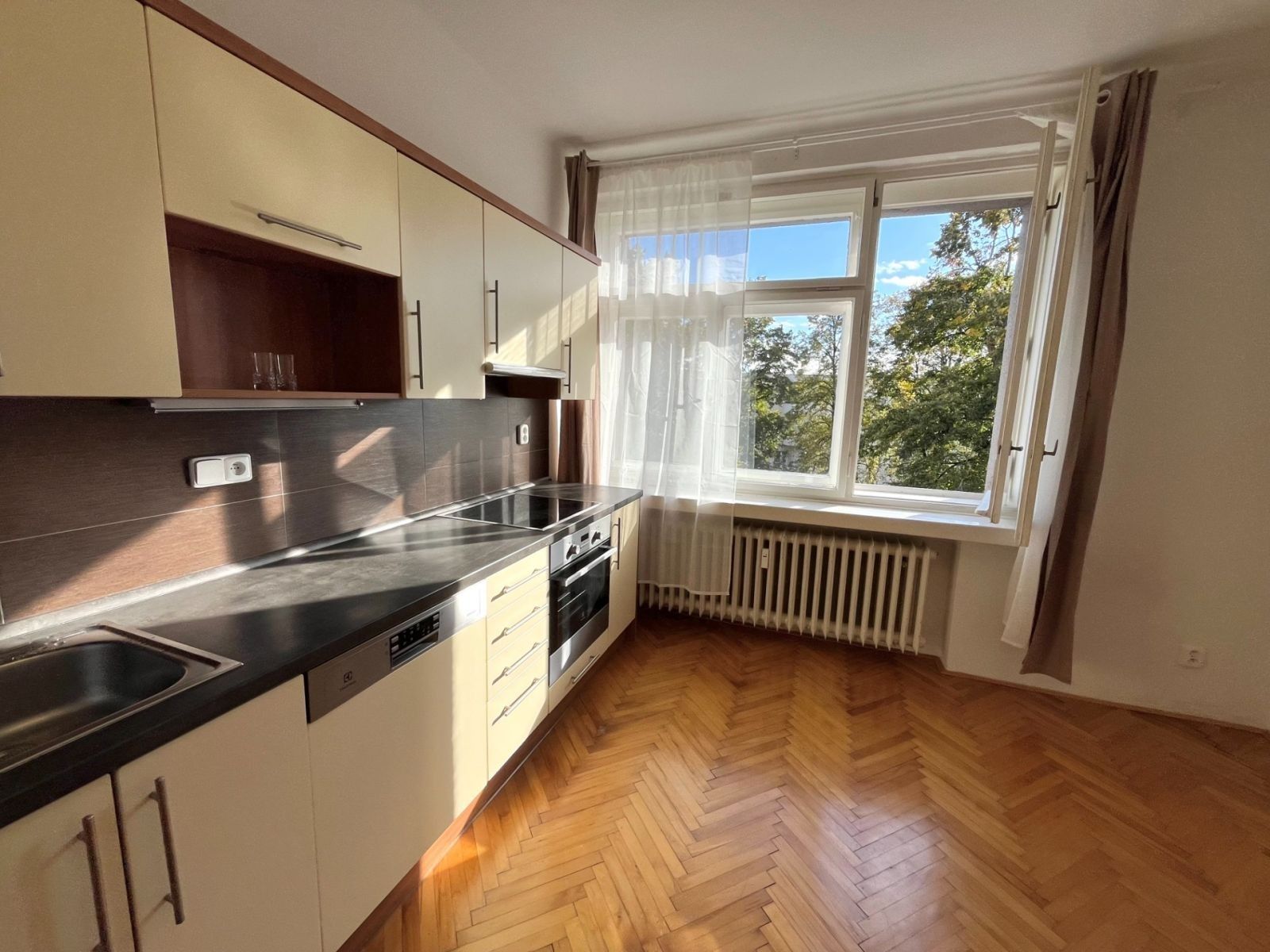 1+kk, Nerudova, Hradec Králové - Hradec Králové, Královéhradecký kraj, 30 m² - 1