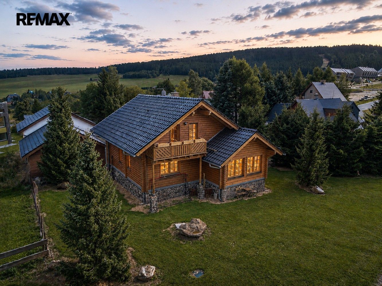 Rodinné domy, Loučná pod Klínovcem - Loučná, okres Chomutov, 195 m² - 1