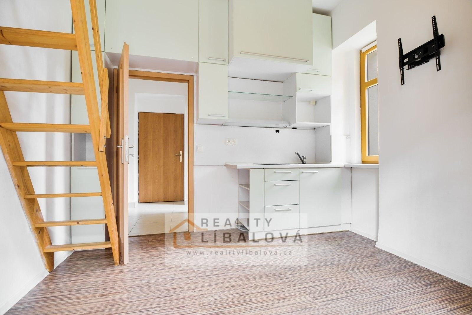 Prodej byt 1+kk - Karla IV., Ústí nad Labem, 15 m²