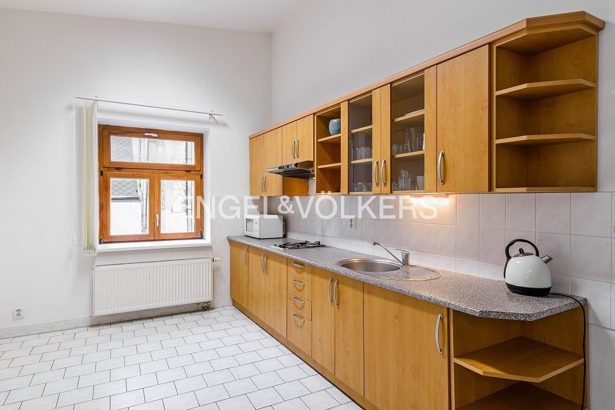 Pronájem byt 3+kk - Pobřežní, Praha, 123 m²