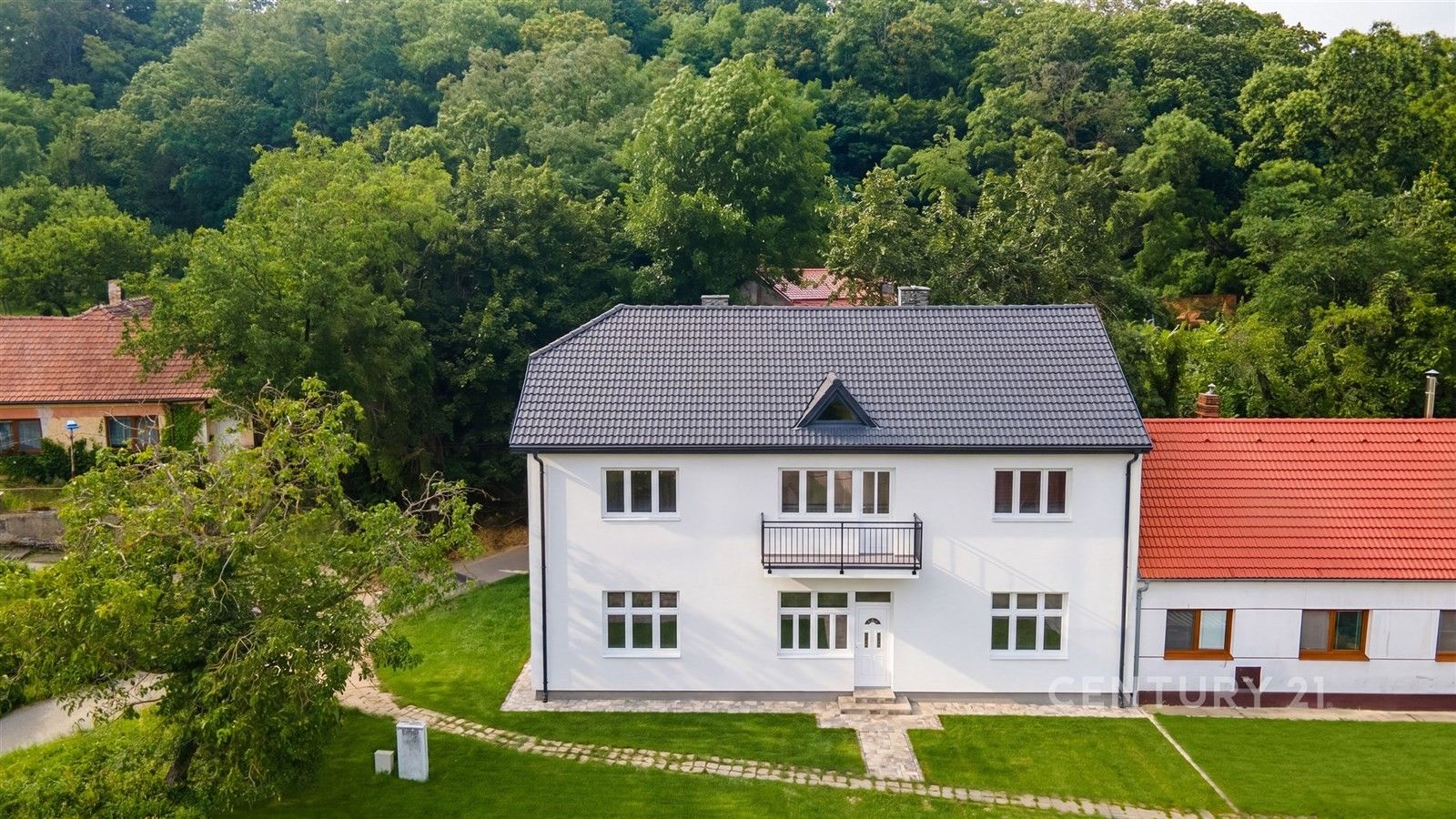 Rodinné domy, Příhon , Klobouky u Brna, 228 m² - 1