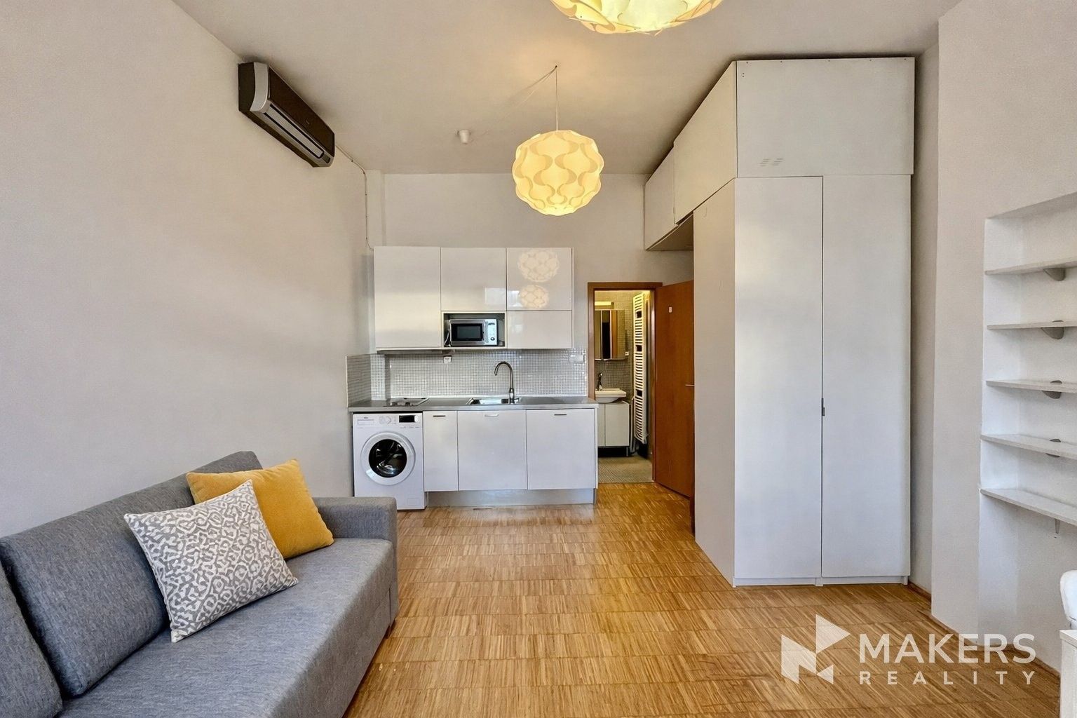 1+kk, Heydukova, Praha, 21 m²
