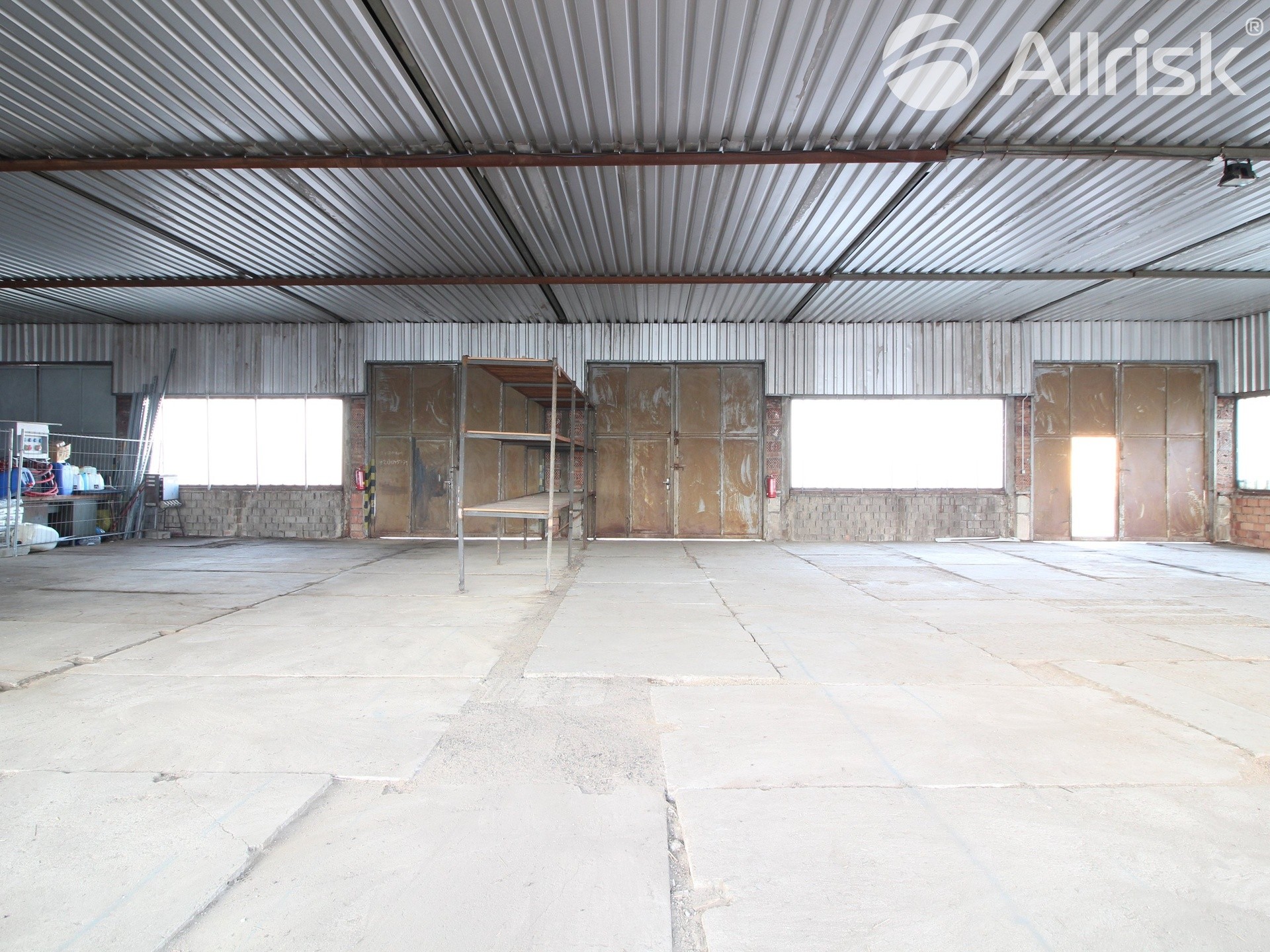 Sklad, 330 m²