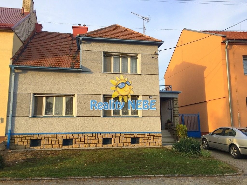 Rodinné domy, Sokolská, Hluk, 150 m² - 1