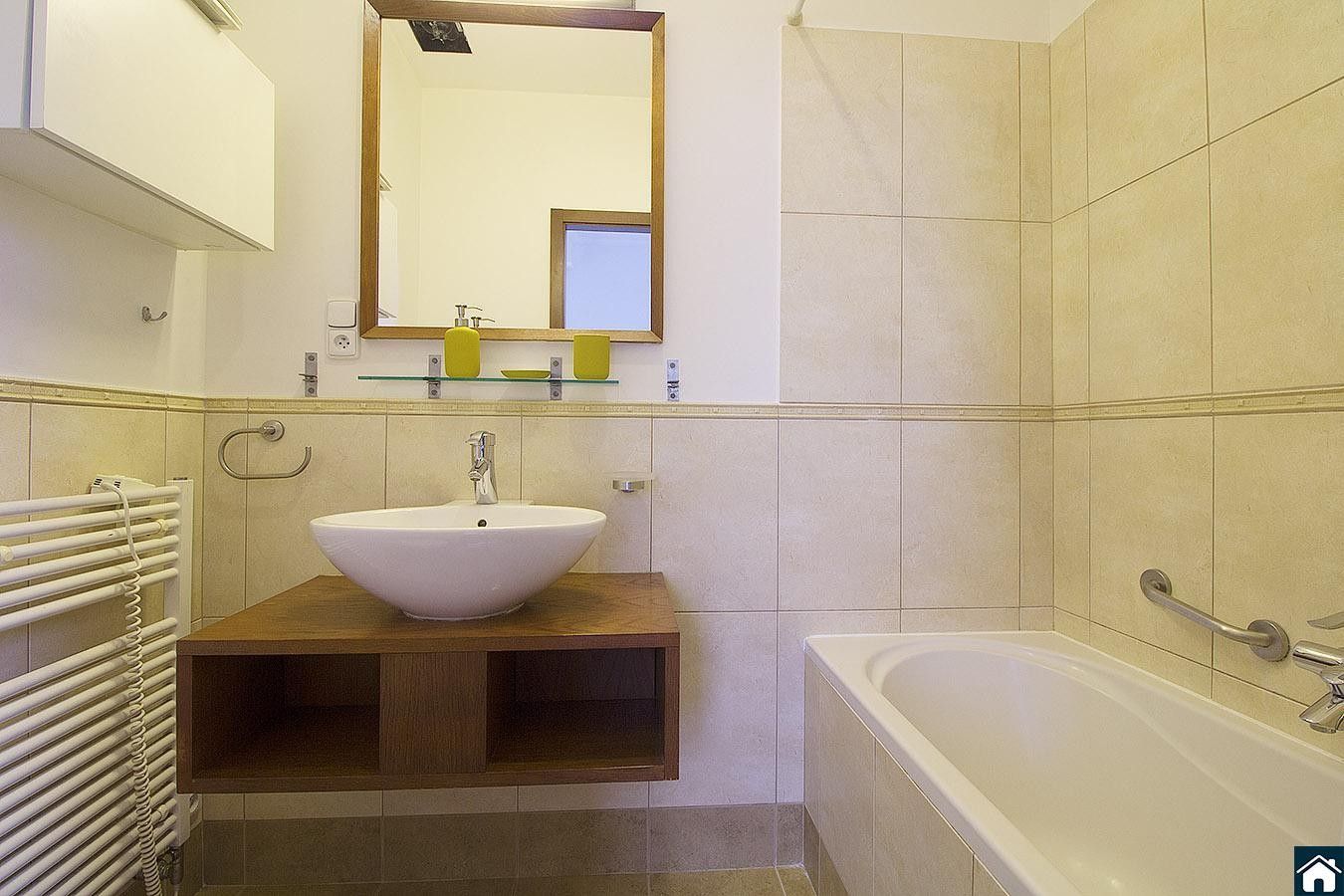 Byt 2+kk · 45 m² · Americká, Praha - 3