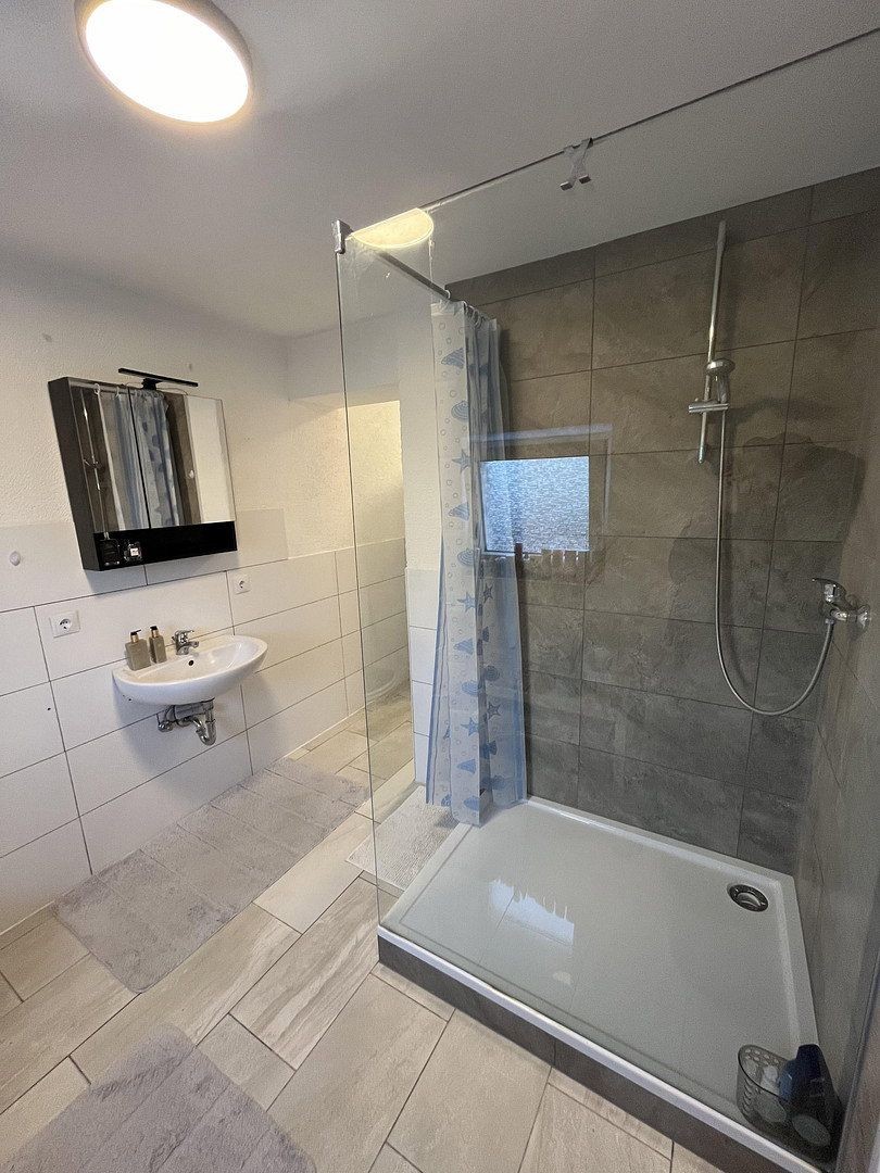 1+1, , Bádensko-Württembersko, 120 m² - 2