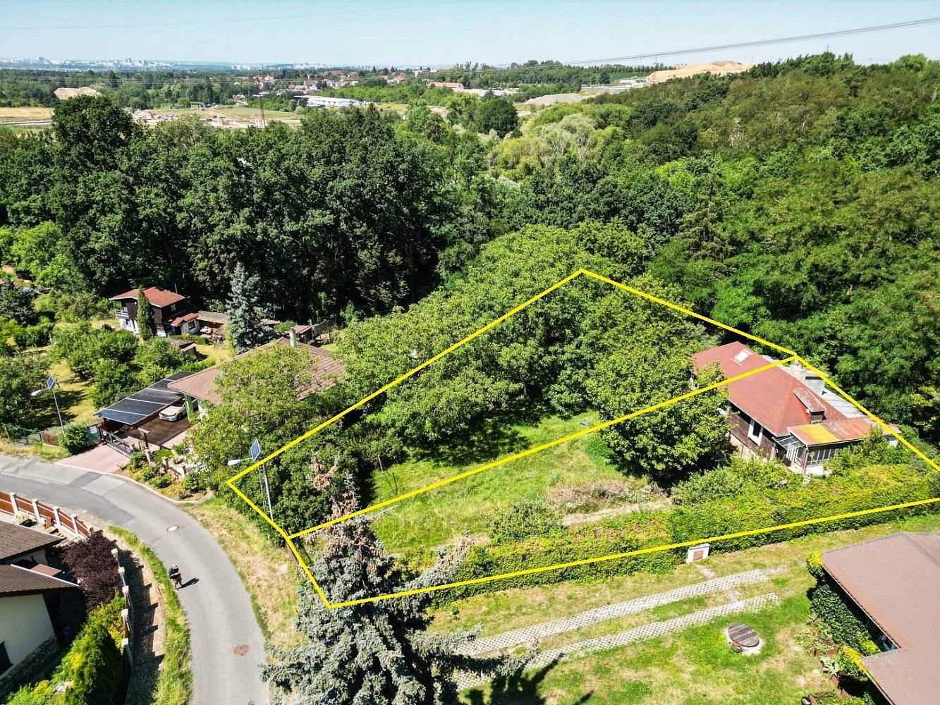 Pozemek pro bydlení, 718 m²