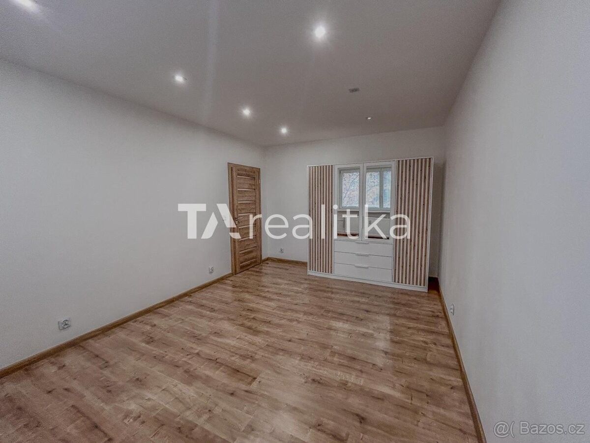 Pronájem byt - Orlová, 735 14