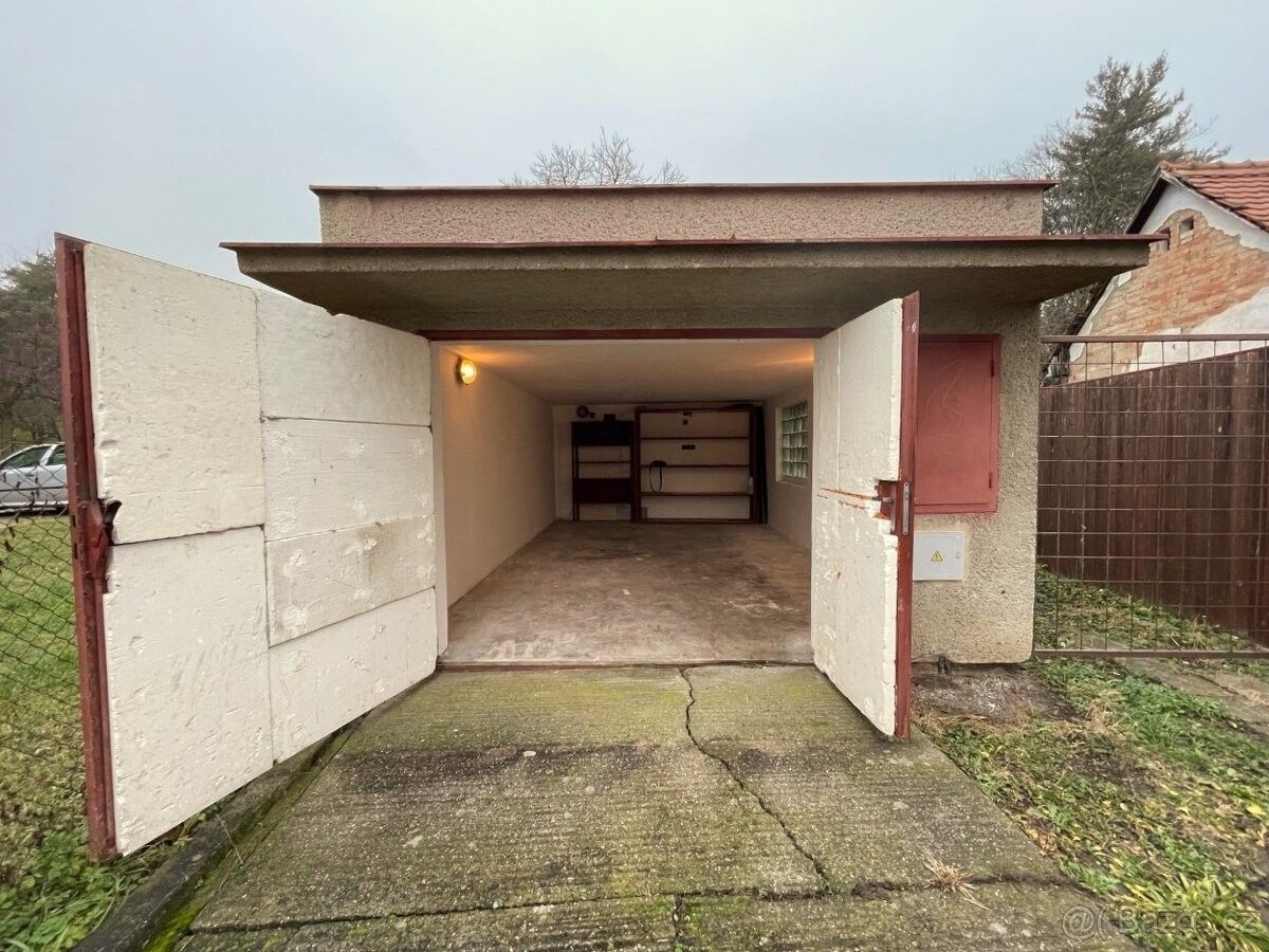 Pronájem garáž - Uherský Brod, 688 01