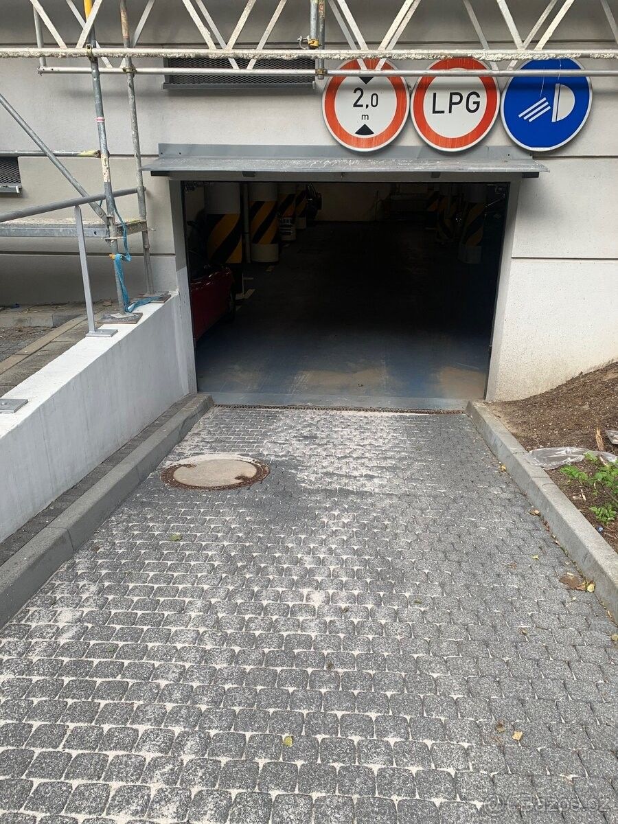 Garáže, Zdiby, 250 66