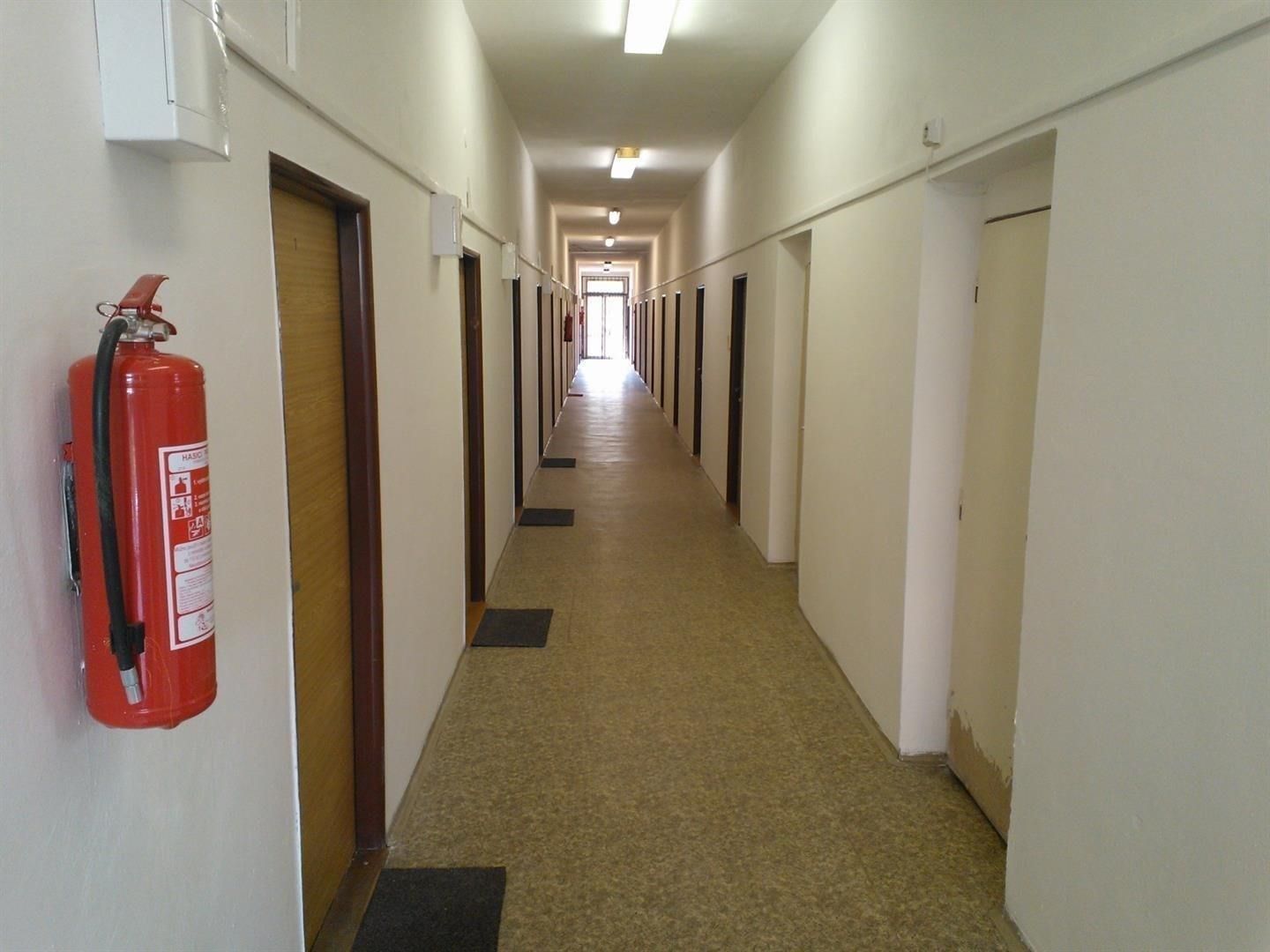 Pronájem kancelář - Moskevská, Praha, 17 m²