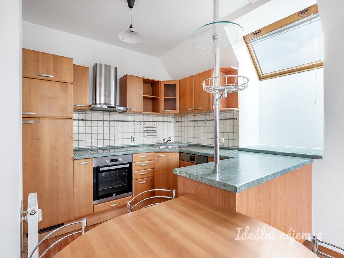 Byt 2+kk · 74 m² · Věštínská, Praha - 4
