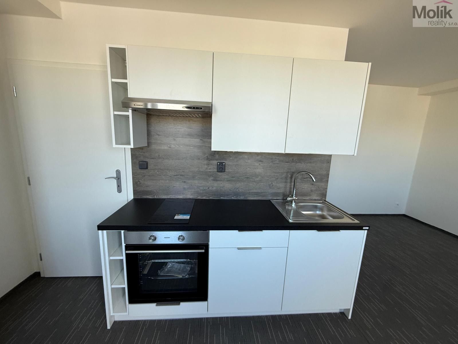 1+kk, Žižkovo náměstí, Chomutov, 26 m² - 2