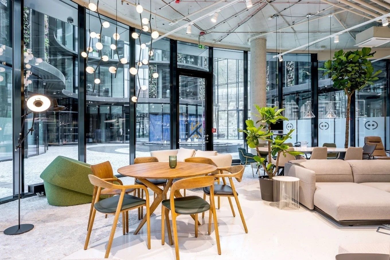 Pronájem kancelář - Pernerova, Praha, 204 m²