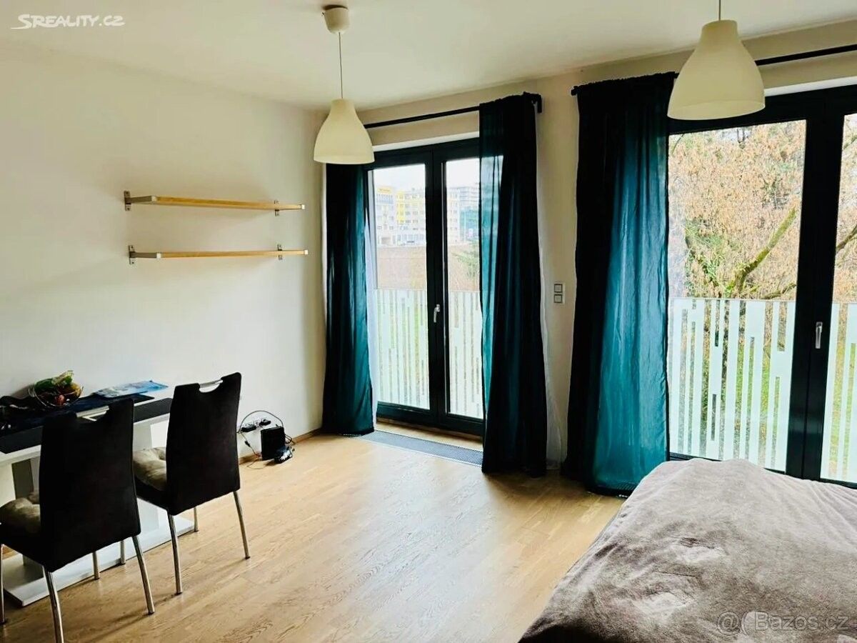 Pronájem byt - Praha, 130 00