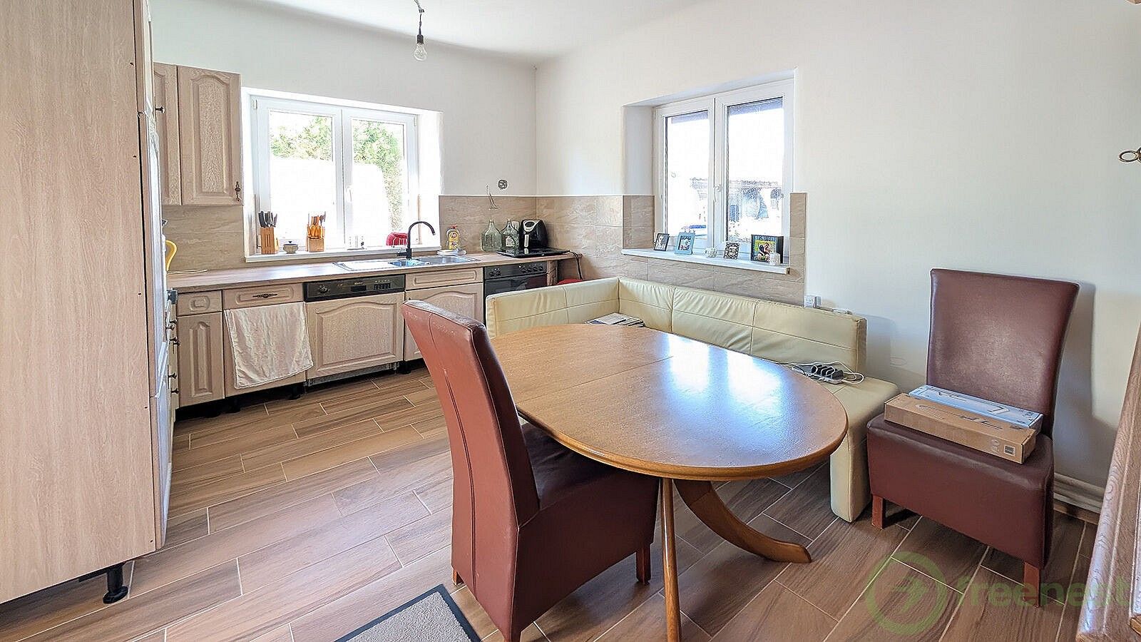 Prodej rodinný dům - Dobřenice, okres Hradec Králové, 216 m² - 5