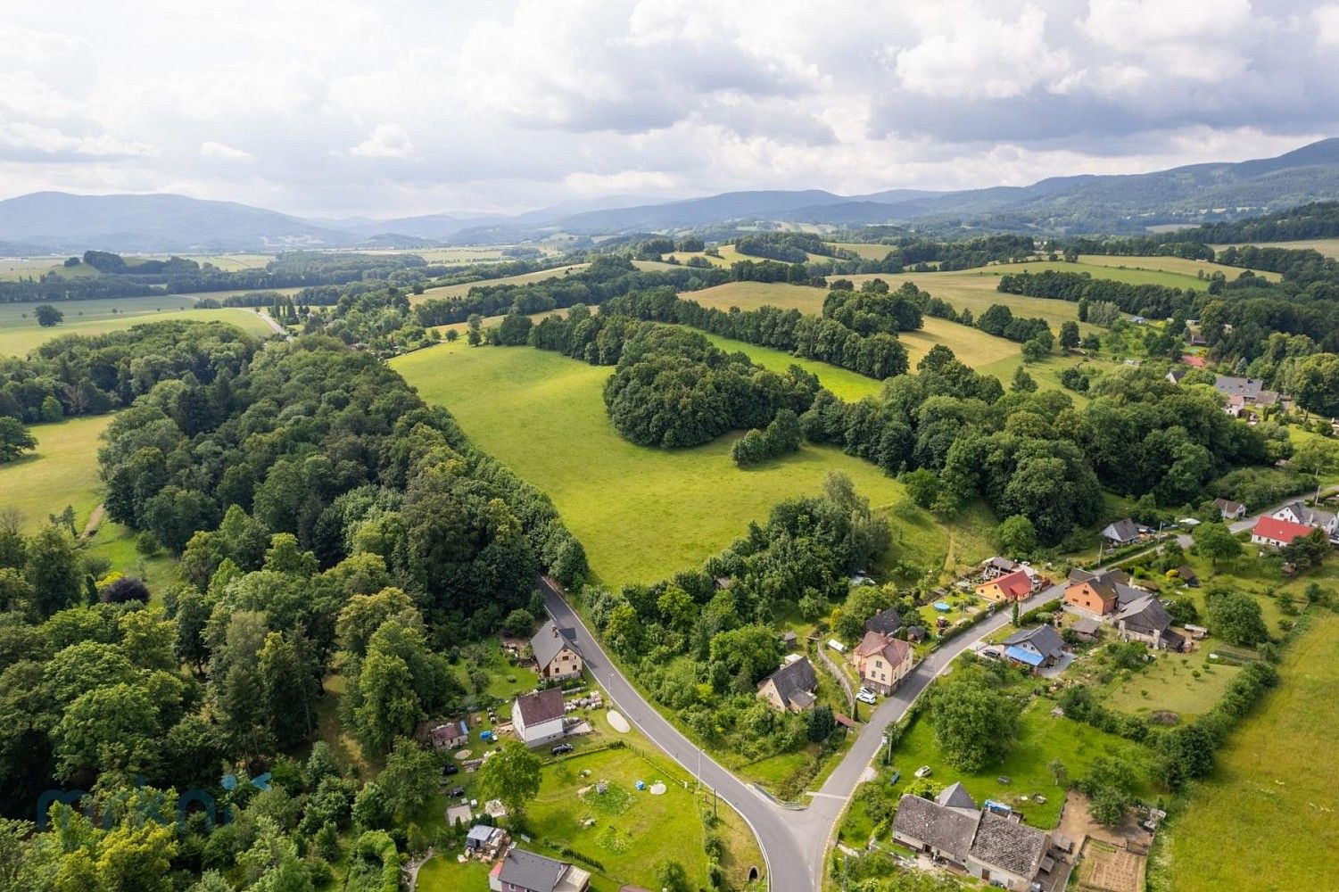 Louka, 1 566 m²