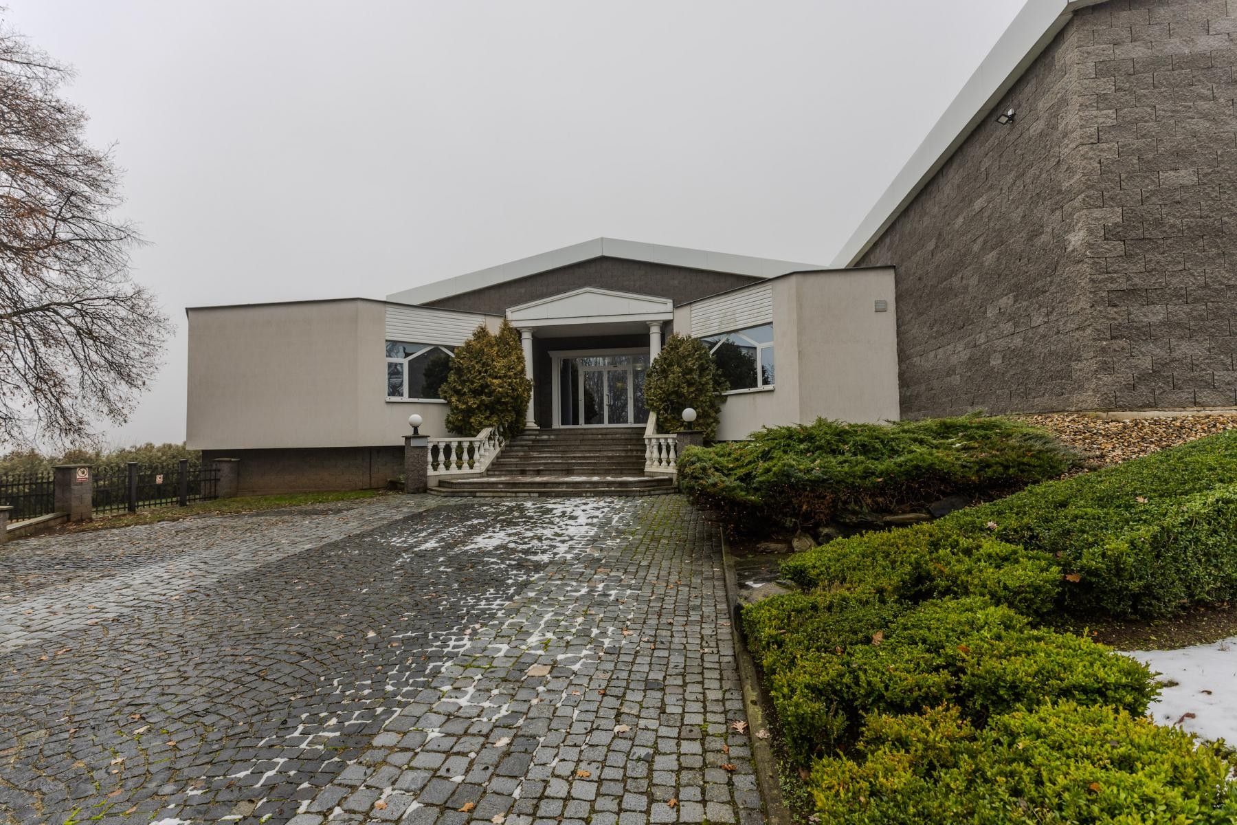 Sklady, Roudnice nad Labem, 1 111 m²