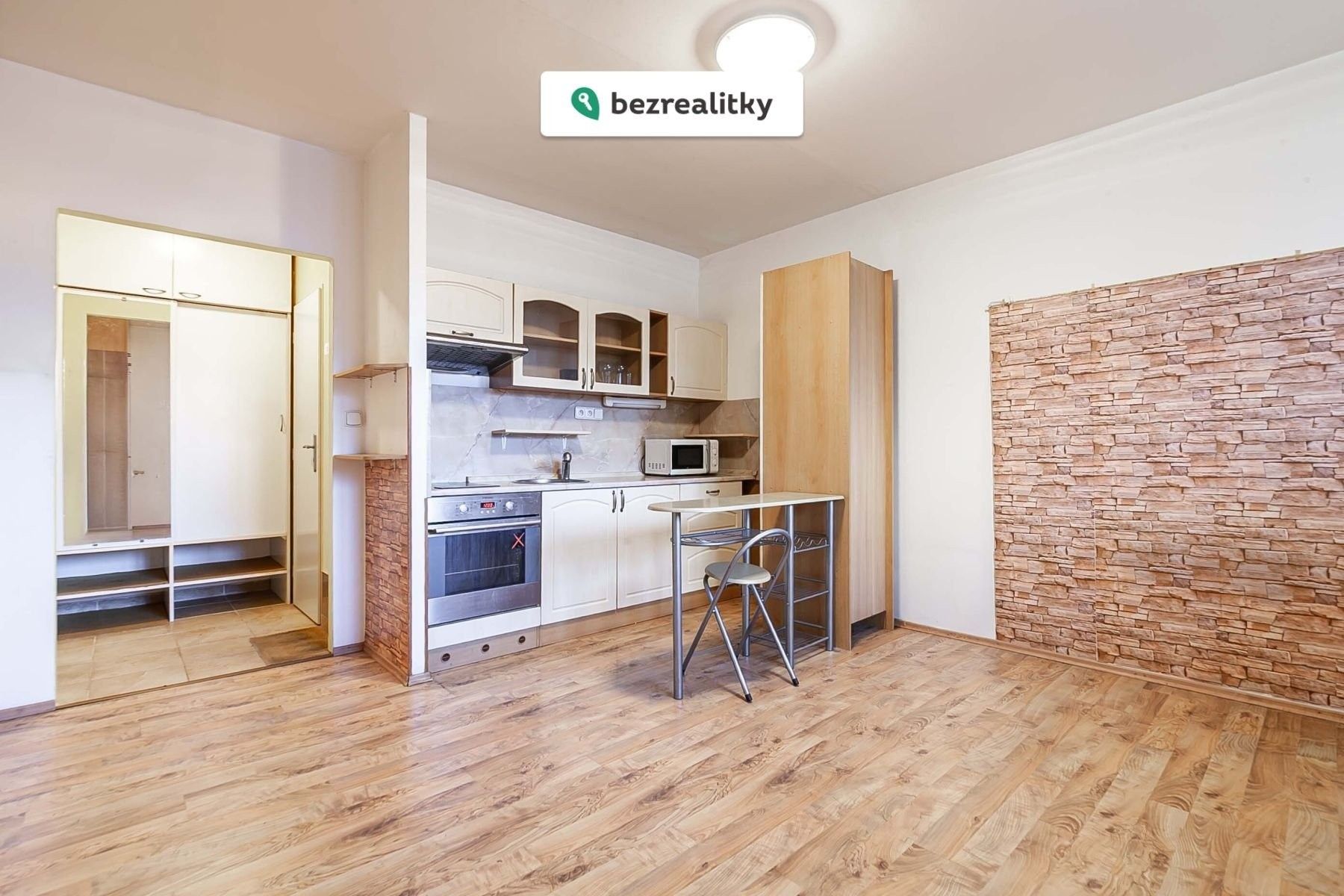 1+kk, Jílovská 1150, Praha, 23 m²