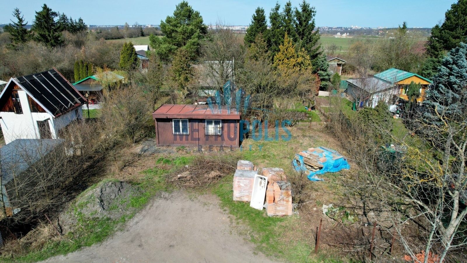 Pozemek pro bydlení · 326 m² · Slatiny, Praha - 4