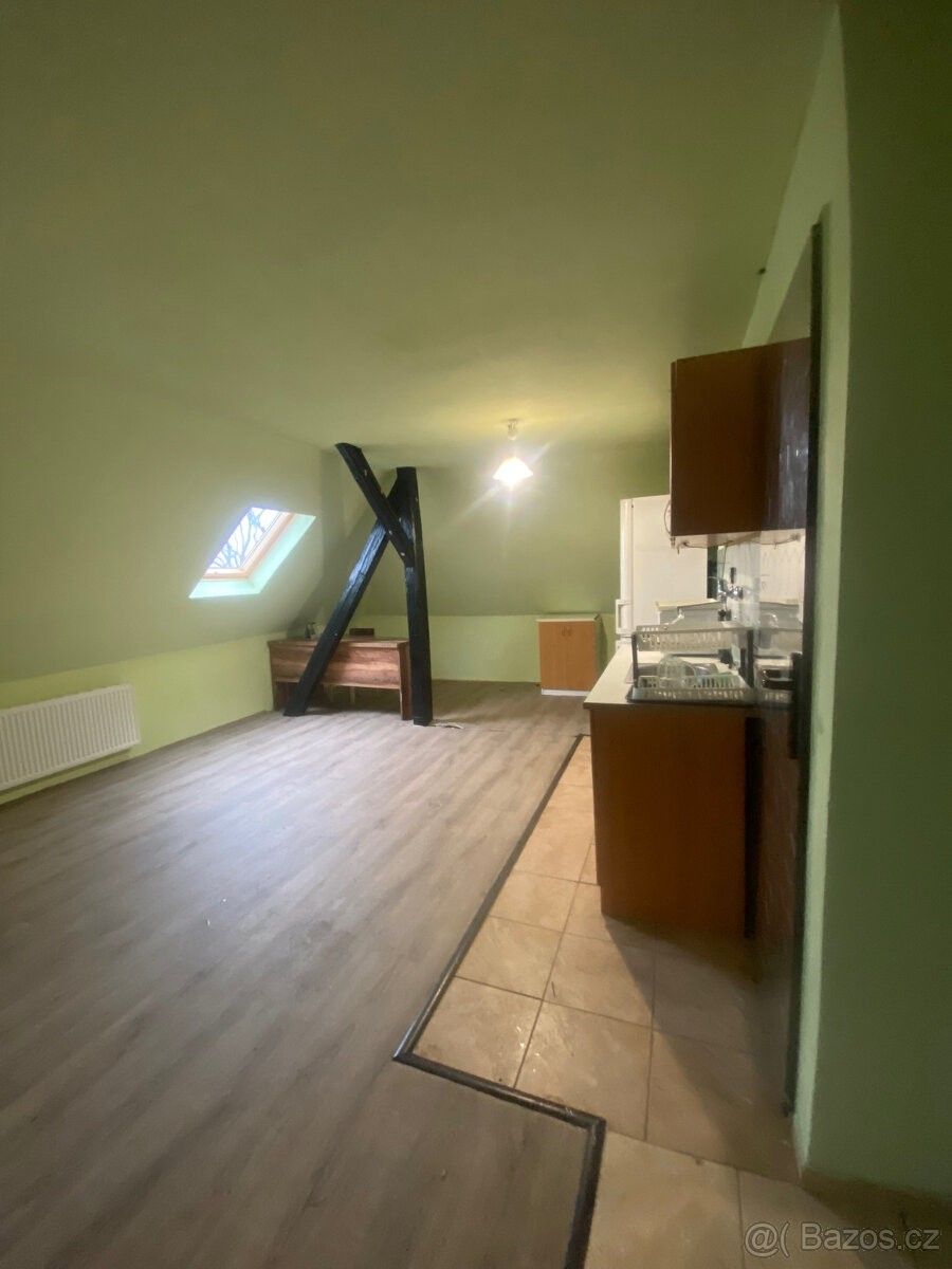 Pronájem byt - Slušovice, 763 15