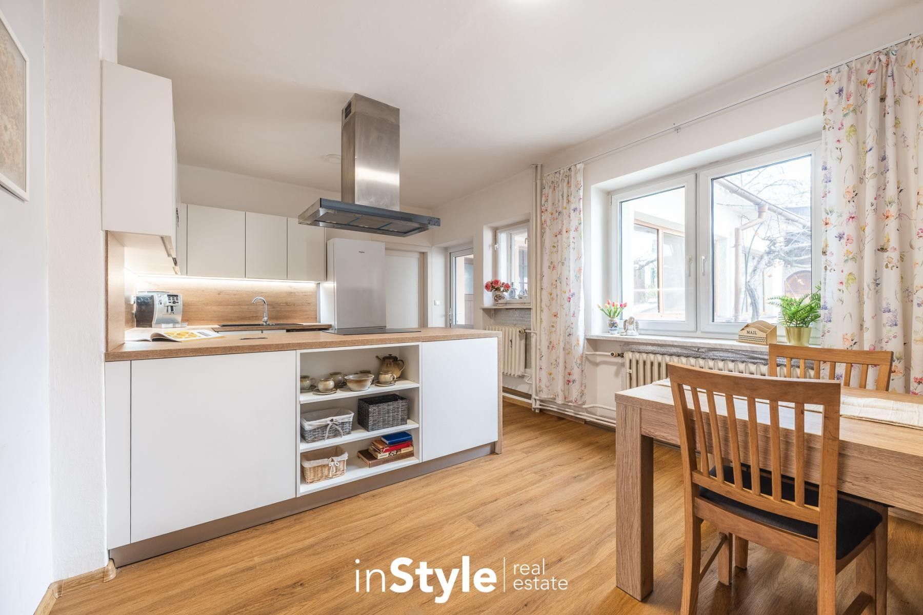 Prodej rodinný dům - Modrá, 197 m²