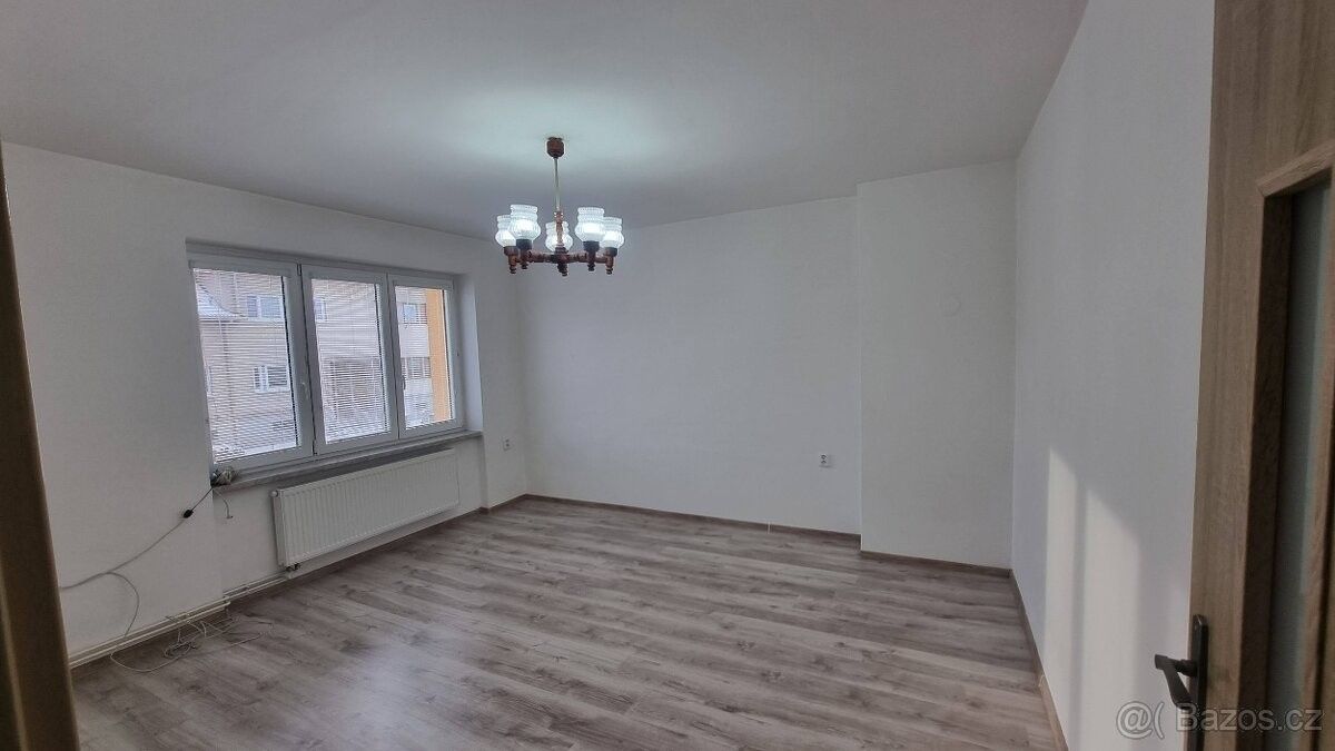 Pronájem byt - Moravské Budějovice, 676 02