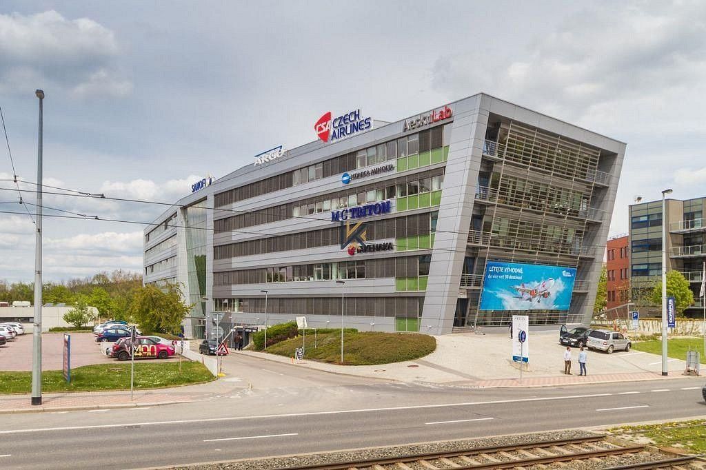 Kancelář, 2 200 m²