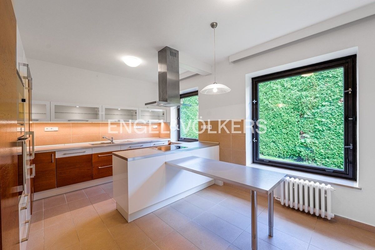 Rodinný dům · 417 m² · Ke hrádku 1105, Praha Kunratice - 4