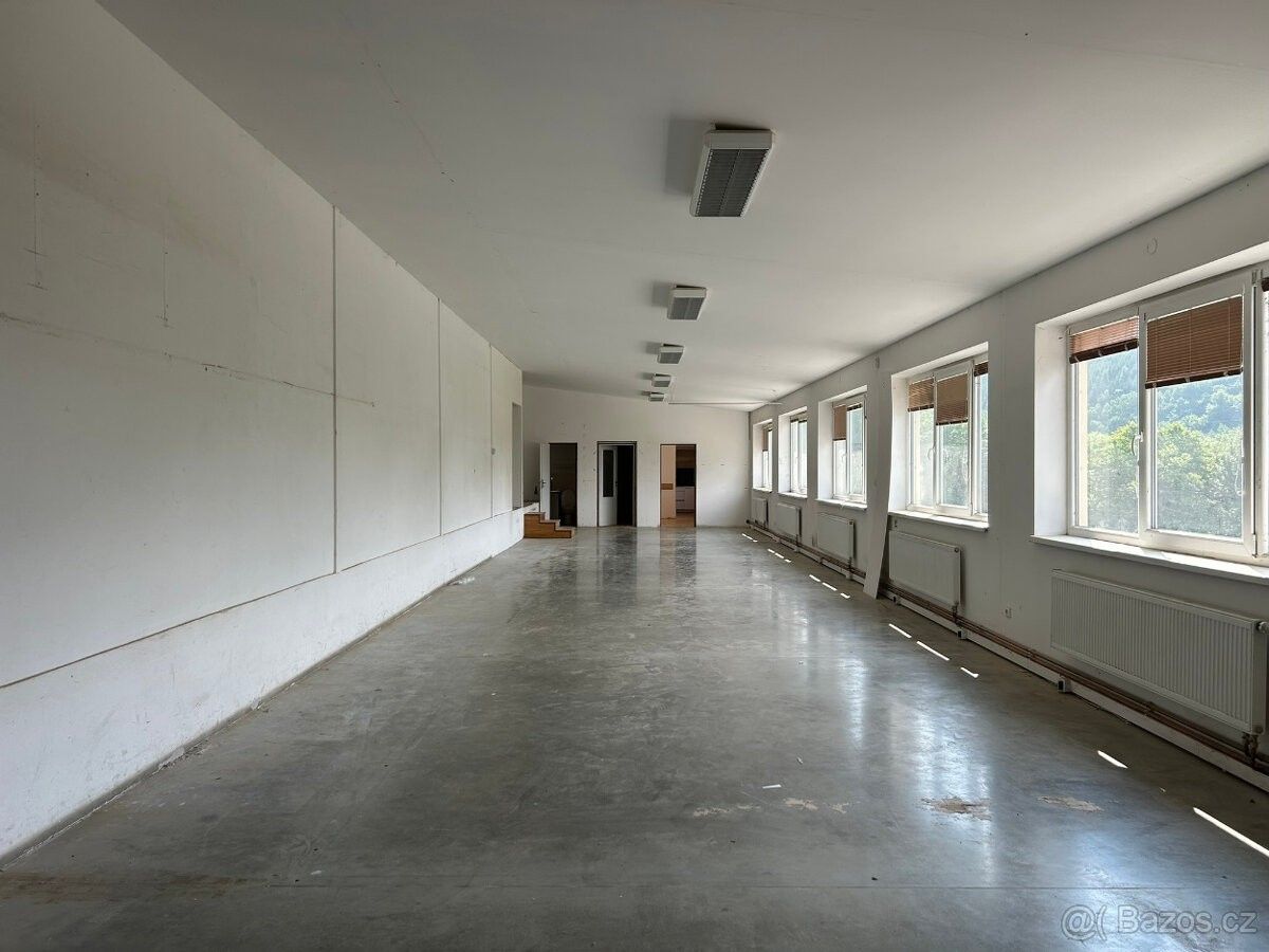 Sklady, Vsetín, 755 01