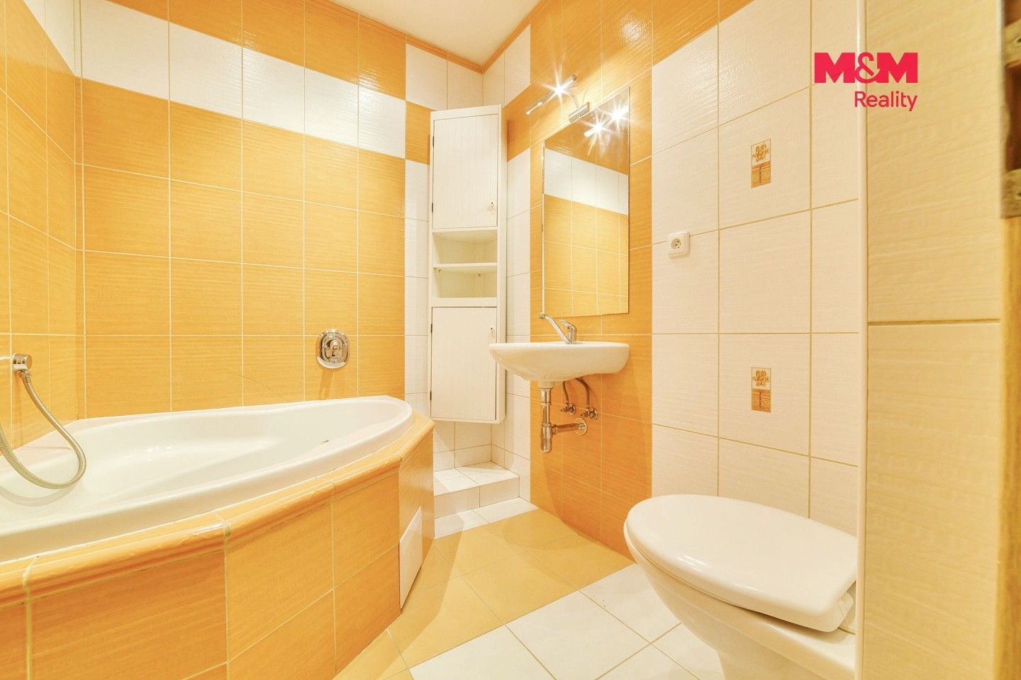 Byt 2+1 · 64 m² · Hlavní třída, Mariánské Lázně - 3