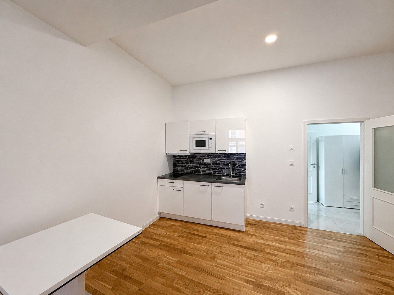 Prodej byt 1+kk - Praha - Nové Město, okres Praha 1, Hlavní město Praha, 44 m² - 5