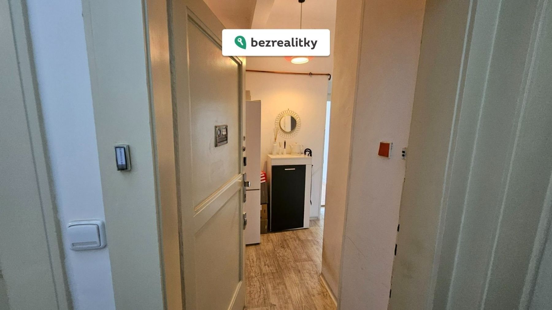 Prodej byt 2+1 - Šrobárova, Praha, 49 m²