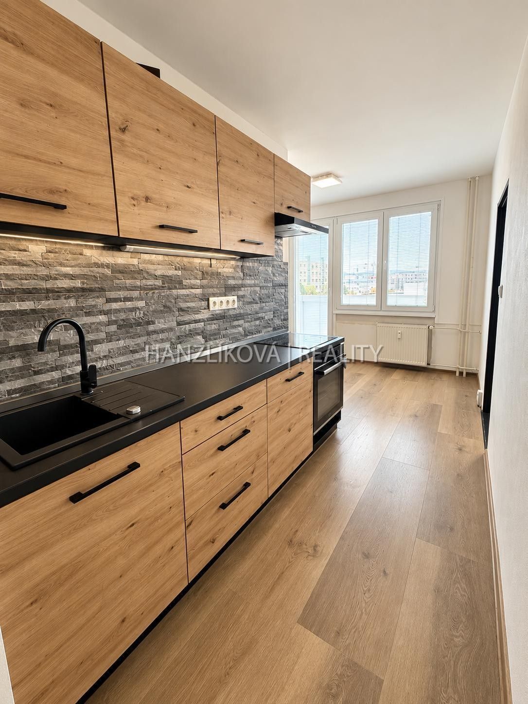 Pronájem byt 2+1 - J. Opletala, České Budějovice 2, 72 m² - 1