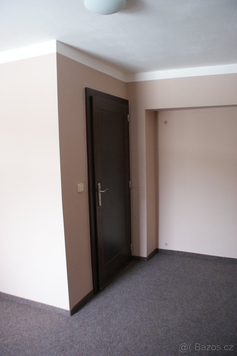 Sklady, Karlovy Vary, 360 01