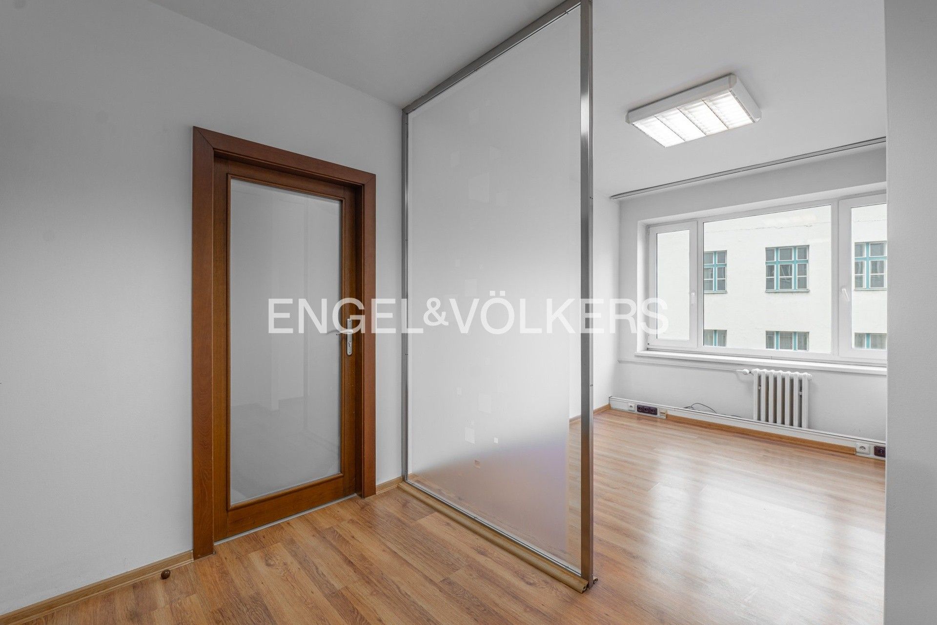 Pronájem kancelář - Ječná, Praha, 40 m²