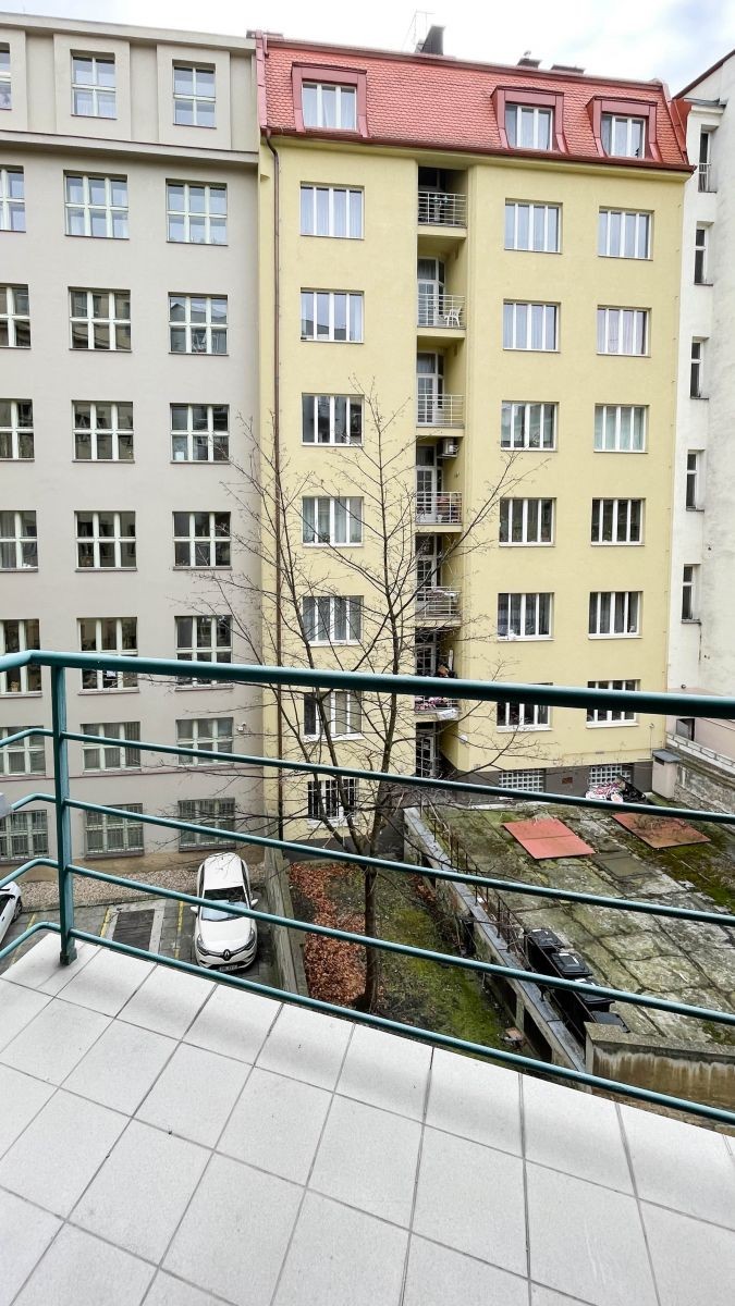 Byt 1+kk · 25 m² · Římská, Praha - 3