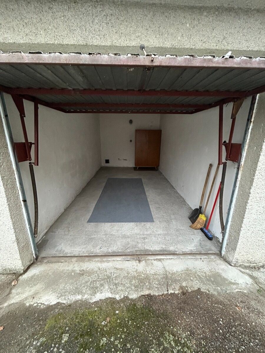 Garáže, Olomouc, 779 00