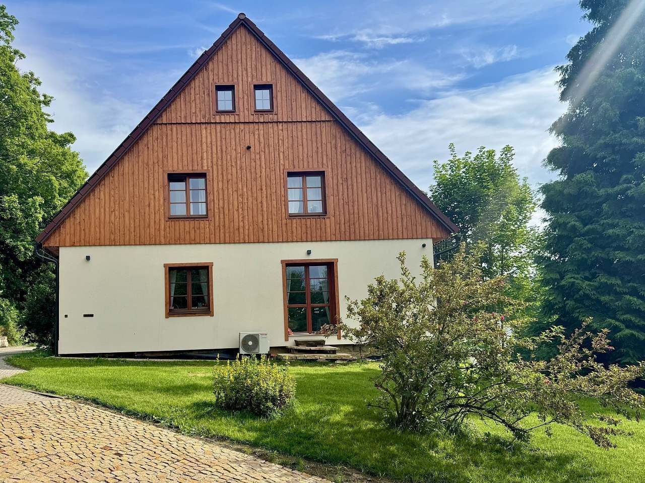 Chaty, Teplice nad Metují - Skály u Teplic nad Metují, Královéhradecký kraj - 1