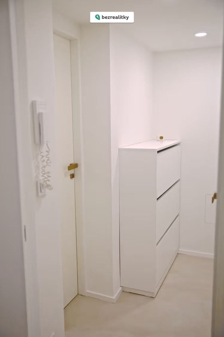 2+kk, U Nikolajky 2078, Praha Smíchov, 48 m² - 2