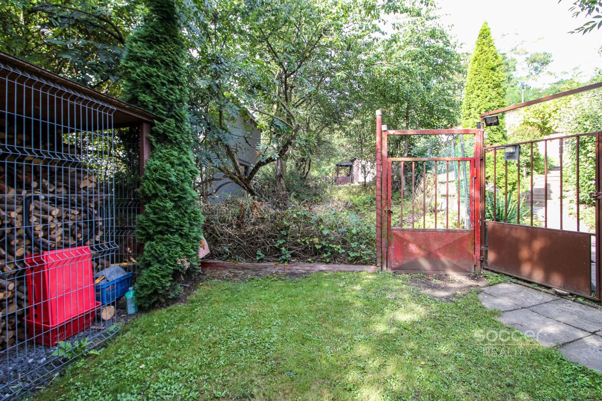 Zahrady, Hloubětínská, Praha, 644 m² - 2