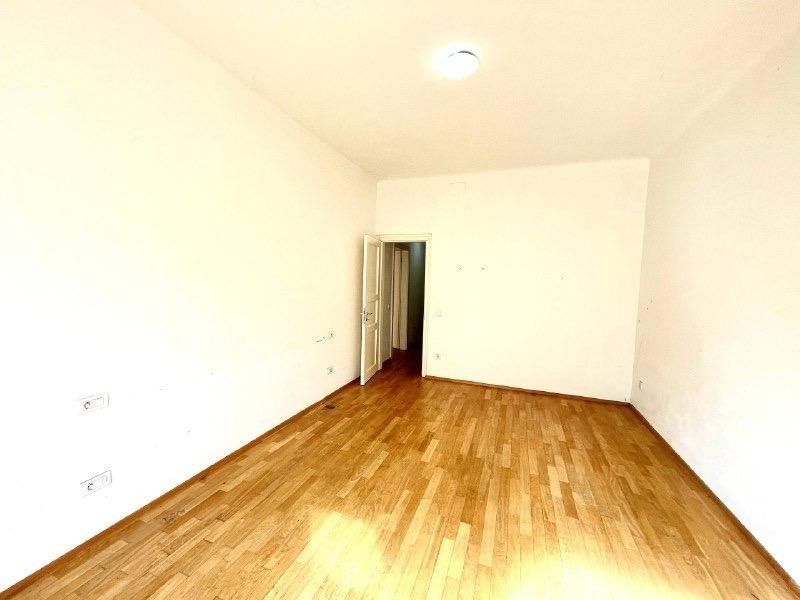 Byt 2+kk · 65 m² · Ortenovo náměstí, Praha - 3