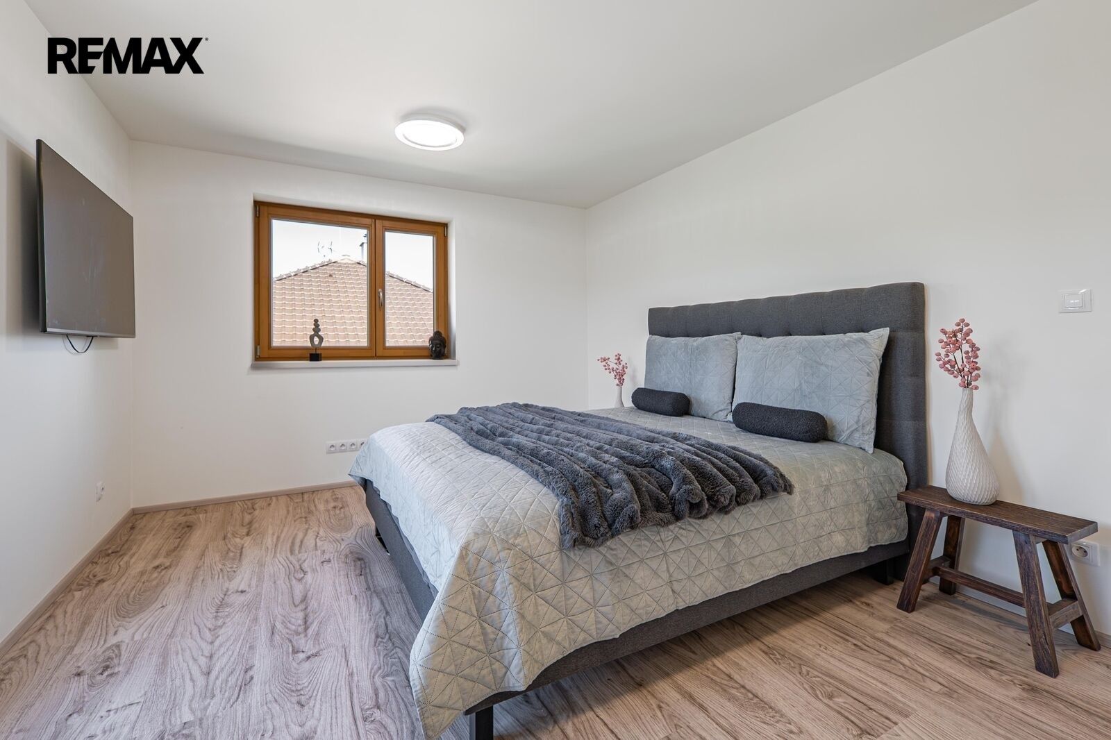Prodej rodinný dům - Vládní 257, Zvánovice, 162 m² - 5