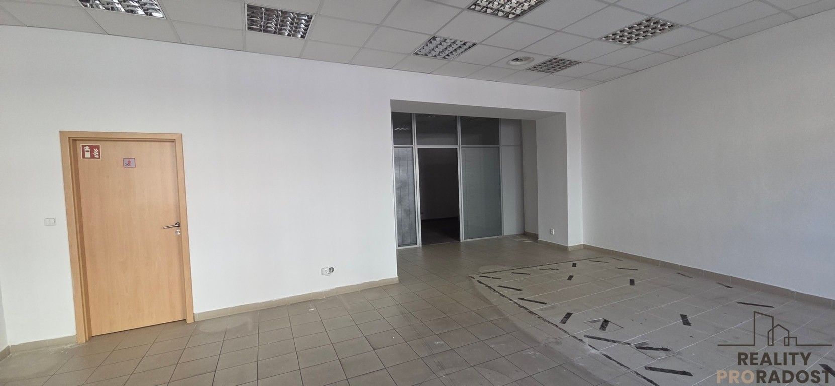 Obchodní prostory, Národní třída, Hodonín, 110 m² - 2