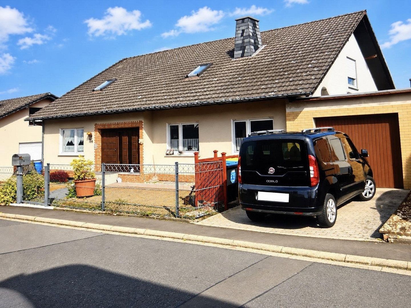 Rodinné domy, , Hessen, 333 m² - 1
