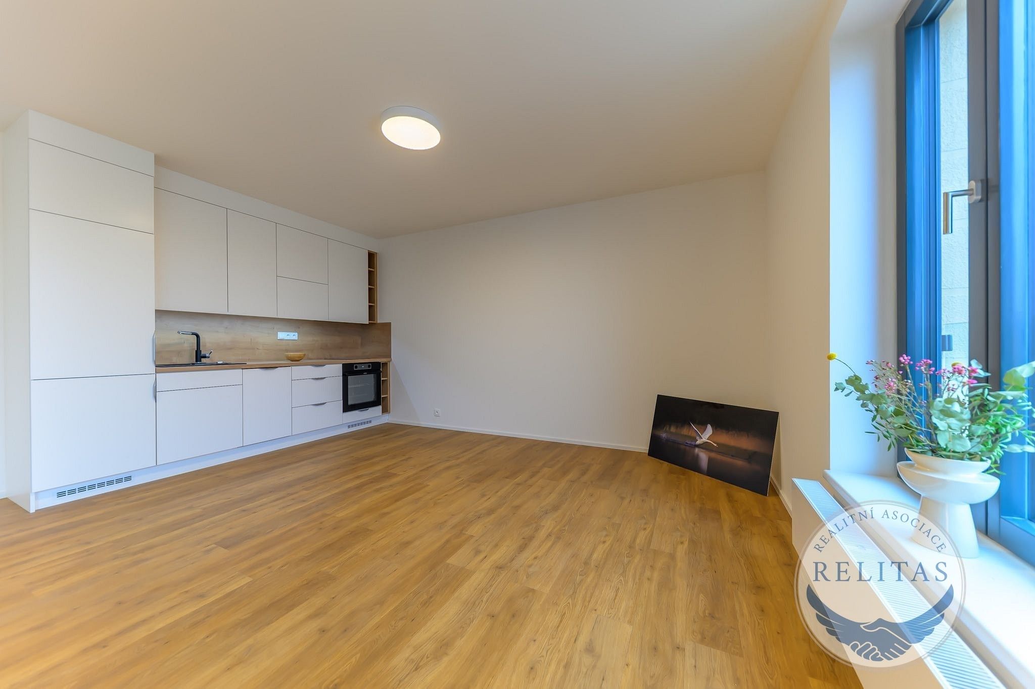 Pronájem byt 1+kk - Světova, Praha, 31 m²