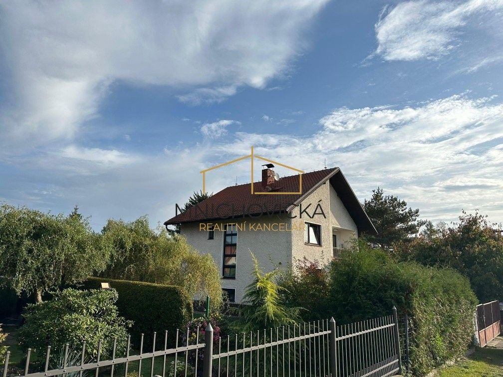 Rodinné domy, Na Dlaskově, Velké Popovice, 180 m²