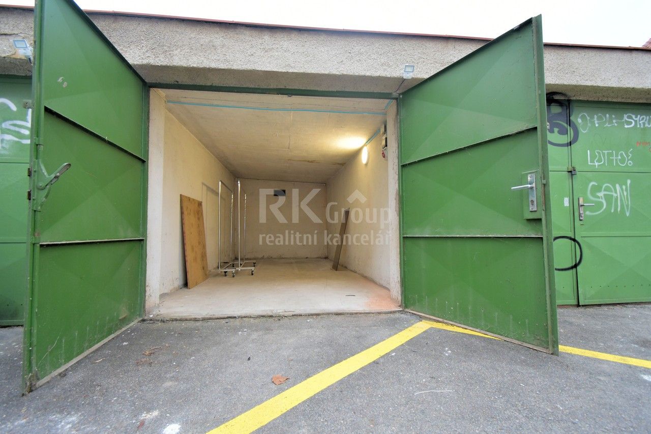 Garáže, Kapitulská, Praha, 21 m²